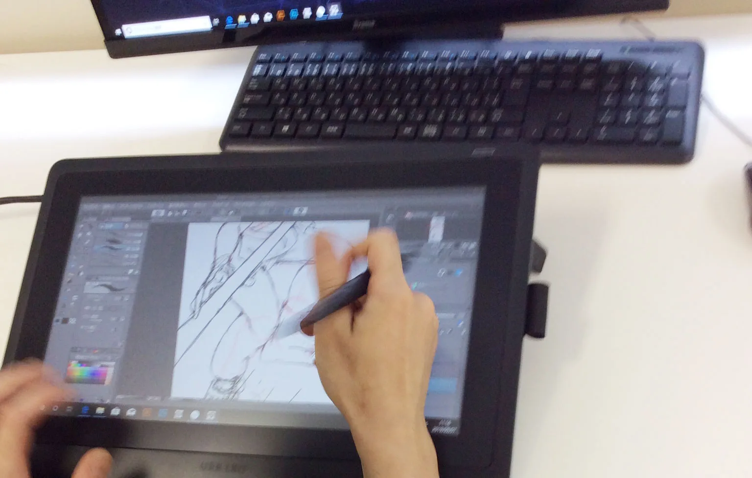 液晶タブレットでの作画風景