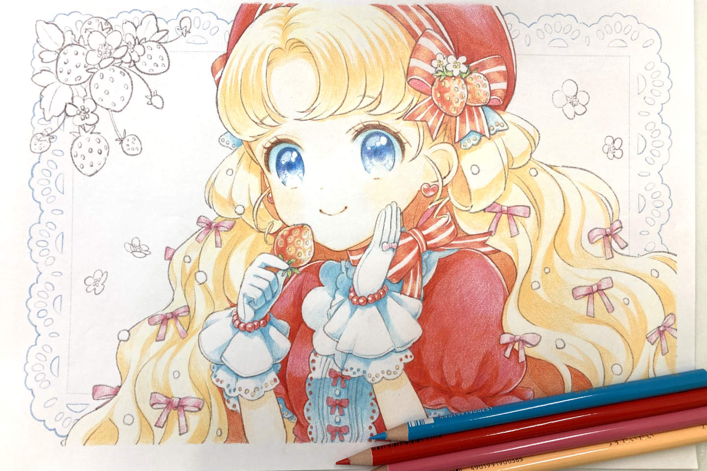 レース部分を水色で塗りこみます。 洋服部分は紙の白を完全に消すように、さらに上から朱色とピンクで塗り重ねます。