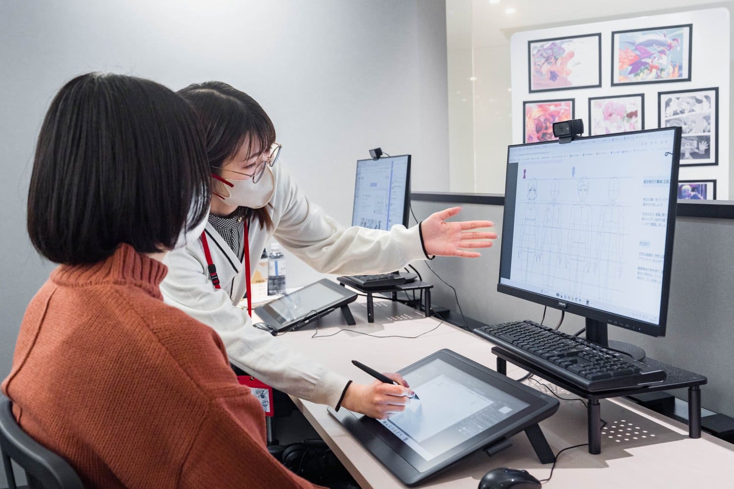 大阪のイラスト・マンガ教室egacoでの指導風景